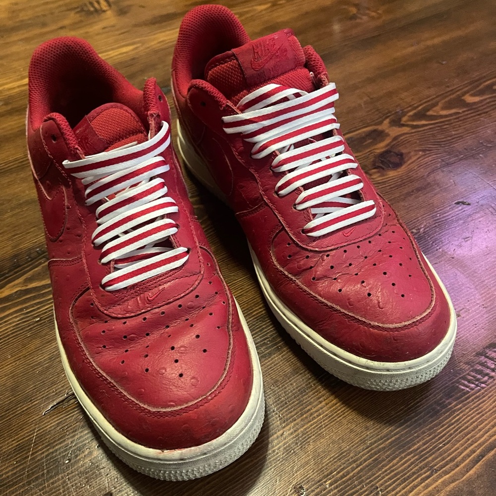 Nike Air Force 1 red and white classics